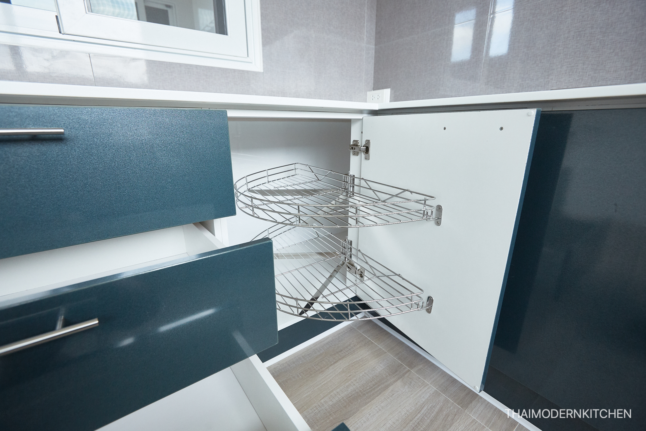 ครัวบิ้วอินบ้านคุณ กวินรัตน์ 1.2+2.9+2.9= 7 ม ตู้ล่าง 2.93 ตู้บน