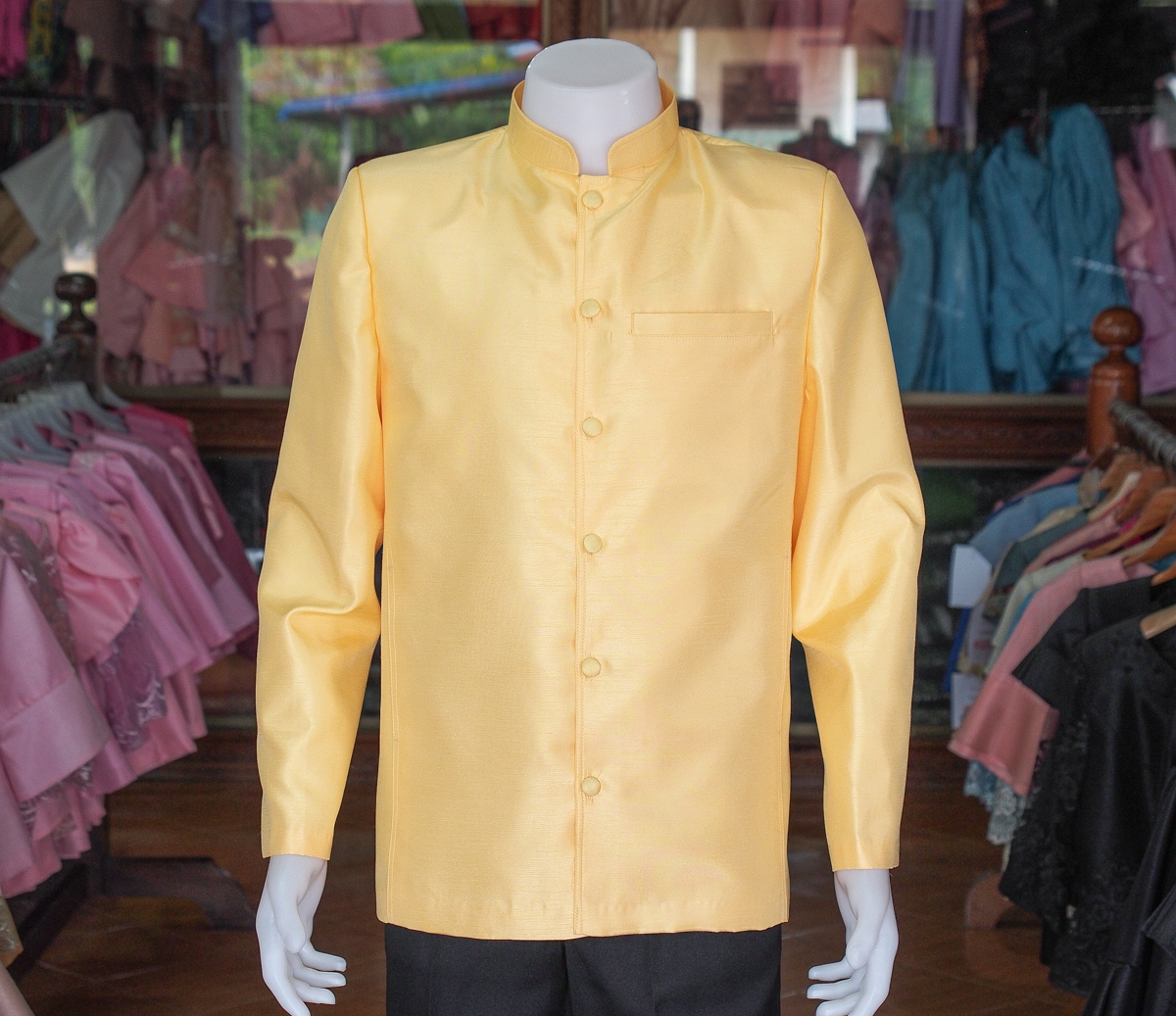 เสื้อผ้าไหมแพรทองคอพระราชทานแขนยาว สีเหลืองอ่อน ไซส์ 2XL