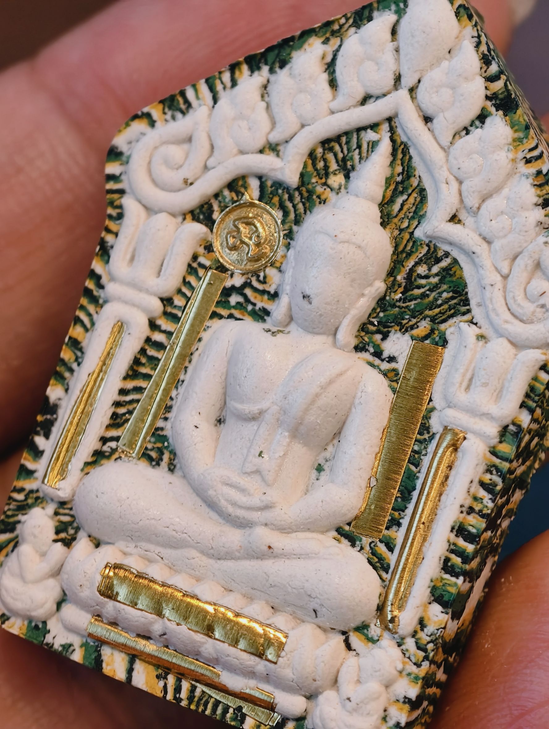 หลวงปู่มหาศิลา สวนสงฆ์แกเปะ ขุนแผน ล้านรวยรวย หลังพระคาถาหัวใจขุนแผน ตะกรุดทอง 6 ดอก พร้อมหมุดโค้ด KA4252