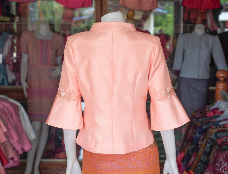 เสื้อผ้าไหมแพรทอง แต่งลูกไม้ สีโอรส ไซส์ 2XL