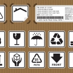 ฉลากป้ายติดพัสดุไปรษณีย์ สไตล์การออกแบบดีไซน์แบบเรียบๆแต่มีสไตล์ ฉลากไว้ใช้แปะกับกล่องบรรจุภัณฑ์ที่ต้องมีความระวังการขนส่ง // ตัวอย่างดีไซน์ สติ๊กเกอร์ฉลาก Chill Shop Package