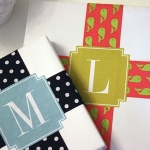 ไอเดียสำหรับการพิมพ์ สติ๊กเกอร์ฉลากสินค้า // สไตล์การออกแบบ ดีไซน์แบบการใช้สีสันที่สดุดตา น่าสนใจ ฉลากไว้ใช้สำหรับ แปะกับกล่องของขวัญในวันพิเศษ