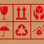 ฉลากป้ายติดพัสดุไปรษณีย์ สไตล์การออกแบบดีไซน์แบบเรียบๆแต่มีสไตล์ ฉลากไว้ใช้แปะกับกล่องพัสดุสำหรับพัสดุที่ต้องมีความระวังในการขนส่ง // ตัวอย่างดีไซน์ สติ๊กเกอร์ฉลาก Chill Shop Package