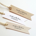 ไอเดียสำหรับการพิมพ์ ป้ายกระดาษ // สไตส์การออกแบบเรียบๆ แต่ดูสะดุดตาด้วยลูกเล่นการตัดเหมือนธนู ทำให้ดูโดดเด่นสวยงาม ป้ายกระดาษใช้สำหรับ ห้อยแขวนสินค้า ห้อยแขวนของขวัญ ป้ายเสื้อ