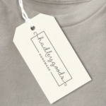 ไอเดียสำหรับการพิมพ์ ป้ายกระดาษ // สไตส์การออกแบบเรียบๆ แต่ดูดีมีสไตล์ เหมาะสำหรับธุรกิจต่างๆที่อยากให้สินค้าดูโดดเด่นเพิ่มขึ้น ป้ายกระดาษทั่วไป ป้ายกระดาษใช้สำหรับ ห้อยแขวนสินค้า ห้อยแขวนของขวัญ ป้ายเสื้้อ