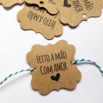 ไอเดียสำหรับการพิมพ์ ป้ายกระดาษ // สไตส์การออกแบบเรียบๆ โดยการตัดเป็นรูปทรงที่แปลกใหม่ดูโดดเด่นกว่าป้ายกระดาษทั่วไป ป้ายกระดาษใช้สำหรับ ห้อยแขวนสินค้า ห้อยแขวนของขวัญ ป้ายเสื้อ