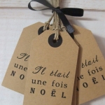 ไอเดียสำหรับการพิมพ์ ป้ายกระดาษ // สไตล์การออกแบบโดยใช้กระดาษคราฟเป็นป้ายและพิมพ์ด้วยสีดำเรียบๆแต่ดูดีมีสไตล์ ป้ายกระดาษใช้สำหรับ ห้อยแขวนสินค้า ห้อยแขวนของขวัญ ป้ายเสื้อ