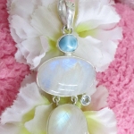 จี้มูนสโตนและลาริมาร์