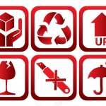 ฉลากป้ายติดพัสดุไปรษณีย์ สไตล์การออกแบบดีไซน์แบบเรียบๆแต่มีสไตล์ ฉลากไว้ใช้แปะกับกล่องพัสดุที่มีสินค้าพวกแก้ว,กระจก,สิ่งของที่แตกง่ายเพื่อป้องกันการชำรุด // ตัวอย่างดีไซน์ สติ๊กเกอร์ฉลาก Chill Shop Package