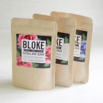 ไอเดียสำหรับการพิมพ์ สติ๊กเกอร์ฉลากสินค้า // สไตล์การออกแบบ ดีไซน์แบบใช้โทนดำ มีสีสันนิดๆ ดูดีมีราคา ฉลากไว้ใช้สำหรับ แปะกับถุงกระดาษแบบซิปล็อค