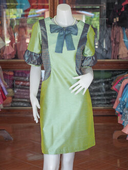 เดรสผ้าไหมแพรทอง สีเขียว ไซส์ L