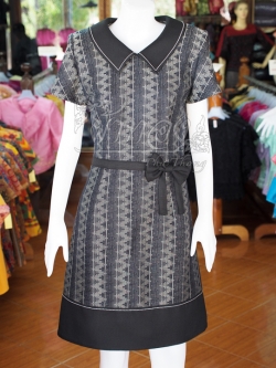 เดรสผ้าทอลายลูกแก้วแต่งผ้าลายมัดหมี่สุโขทัย สีดำ ไซส์ L