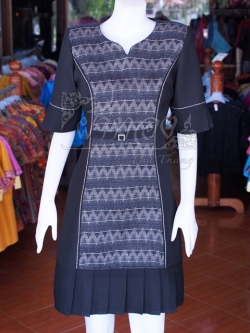 เดรสผ้าทอลายลูกแก้วแต่งผ้าลายมัดหมี่สุโขทัย สีดำ ไซส์ S