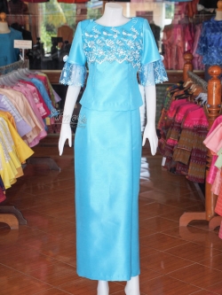 ชุดเสื้อกระโปรงผ้าไหมแพรทองแต่งลูกไม้ ไซส์ M