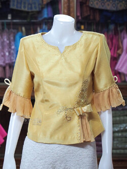 เสื้อผ้าไหมแพรทองแต่งพลีท สีทอง ไซส์ S