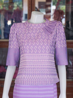 เสื้อผ้าฝ้ายทอลายขอ สีม่วง ไซส์ L