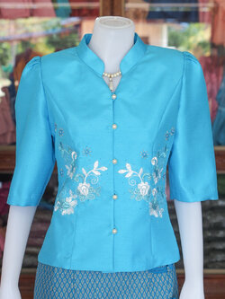 เสื้อผ้าไหมแพรทอง แต่งลูกไม้ สีฟ้า ไซส์ L