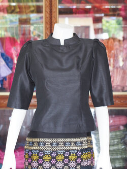 เสื้อผ้าไหมแพรทองคอตั้ง สีดำ ไซส์ L