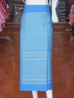 ผ้าถุงป้าย ผ้าทอลายพิกุล สีฟ้า เอว 36 นิ้ว