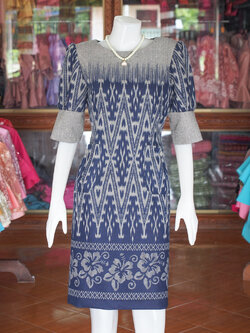 เดรสผ้าฝ้ายย้อมครามลายมัดหมี่ ไซส์ L