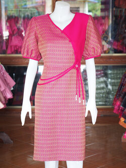 เดรสผ้าฝ้ายทอลายพิกุล สีบานเย็น ไซส์ S