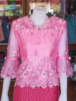 เสื้อลูกไม้ สีชมพู ไซส์ XL