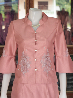 เสื้อผ้าไหมแพรทองแต่งลูกไม้ สีกะปิ ไซส์ L