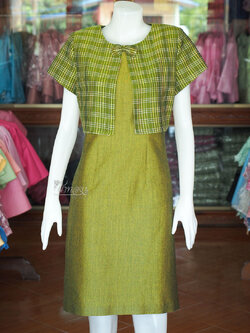 เดรสผ้าฝ้ายสุโขทัยสีเขียว แต่งผ้าทอลายสก็อต ไซส์ L