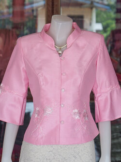 เสื้อผ้าไหมแพรทอง แต่งลูกไม้ สีชมพู ไซส์ S