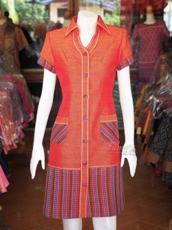 เดรสผ้าฝ้ายสุโขทัยแต่งลายมุกสายรุ้ง ไซส์ S