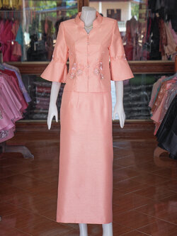 ชุดเสื้อกระโปรงผ้าไหมแพรทอง แต่งลูกไม้ สีโอรส ไซส์ 4XL