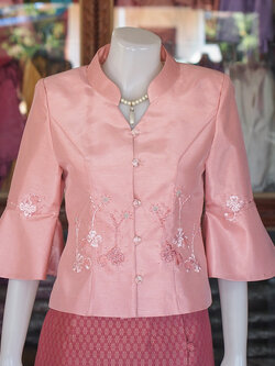 เสื้อผ้าไหมแพรทอง แต่งลูกไม้ สีชมพูกะปิ ไซส์ XL