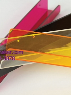 ชั้นวางสินค้า ตัว U แบบเจาะผนัง