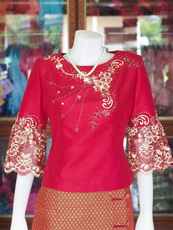 เสื้อผ้าไหมแพรทอง แต่งลูกไม้ สีแดง ไซส์ 4XL
