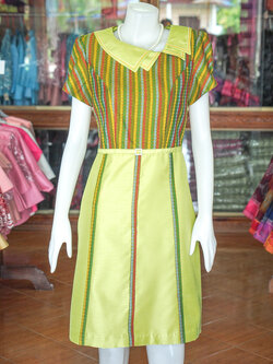 เดรสผ้าไหมแพรทอง แต่งผ้าทอลายมุกสายรุ้ง ไซส์ L