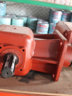 หัวเกียร์ตัดหญ้าติดรถไถ (ใหญ่)