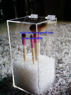 กล่องแปรงแต่งหน้า ขนาดเล็ก size L ลูกปัดสีใส