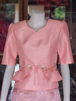 เสื้อผ้าไหมแพรทอง แต่งลูกไม้ สีโอรส ไซส์ S