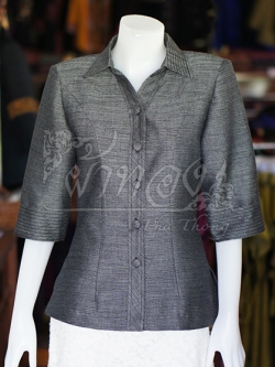 เสื้อผ้าฝ้ายสายฝน ปกเชิ้ตคอวี สีดำ ไซส์ L