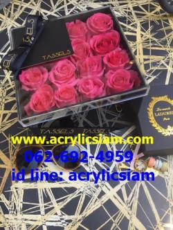 กล่องใส่กุหลาบสีดำ 16 ดอก