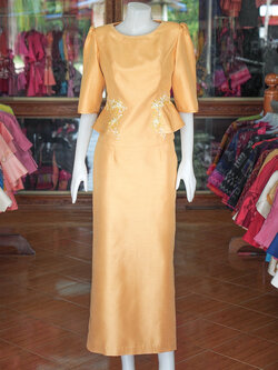 ชุดเสื้อกระโปรงผ้าไหมแพรทอง สีทอง ไซส์ 3XL