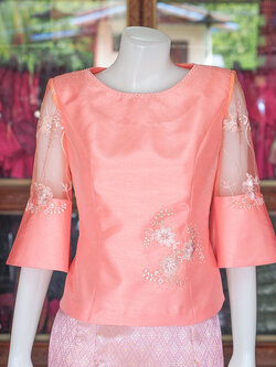 เสื้อผ้าไหมแพรทอง แต่งลูกไม้ สีโอรส ไซส์ L