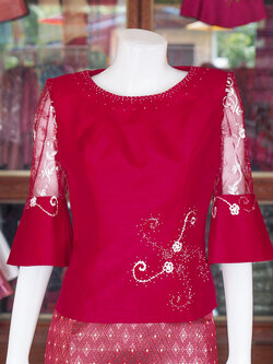 เสื้อผ้าไหมแพรทอง แต่งลูกไม้ สีแดง ไซส์ L