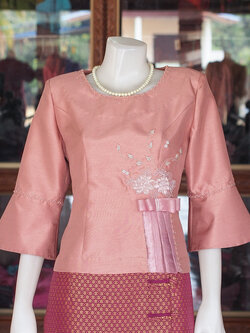 เสื้อผ้าไหมแพรทอง แต่งลูกไม้ สีกะปิ ไซส์ 4XL