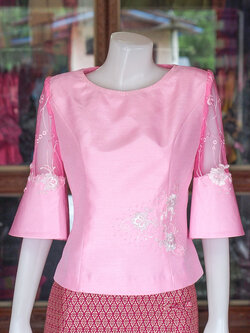 เสื้อผ้าไหมแพรทอง แต่งลูกไม้ สีชมพู ไซส์ 3XL