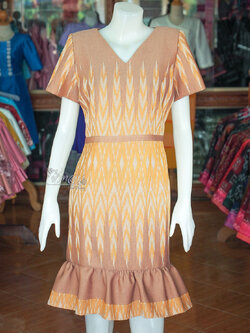 เดรสผ้าฝ้ายครามลายมัดหมี่ สีน้ำตาลทอง ไซส์ M