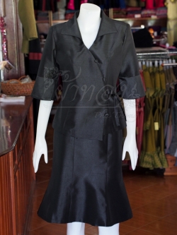 ชุดเสื้อกระโปรงผ้าไหมแพรทองสีดำ ไซส์ L