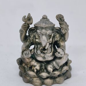 หลวงปู่คีย์ วัดศรีลำยอง พระพิฆเณศวรประทานโชคลาภ รุ่น เศรษฐีมีสุข ซาติน 2550 (KA3668)