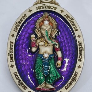 พระพิฆเนศเหนือดวง ฝังเพชร 2 เม็ด ลงยา หน้าหลัง ไม่มีกล่อง AA3434