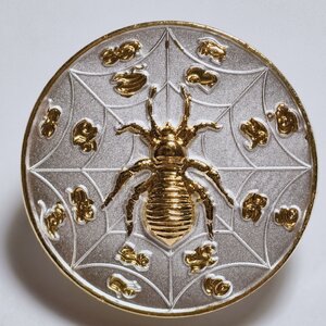 ครูบาแบ่ง วัดบ้านโตนด เหรียญแมงมุม รุ่นแรก เนื้อสองกษัตริย์ AC4434